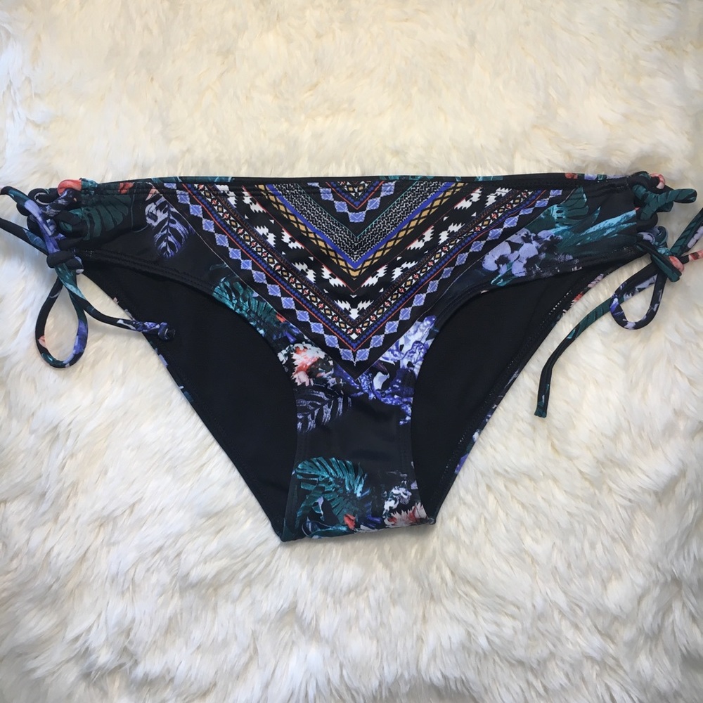 NWOT LA Hearts Women’s Bikini Bottom